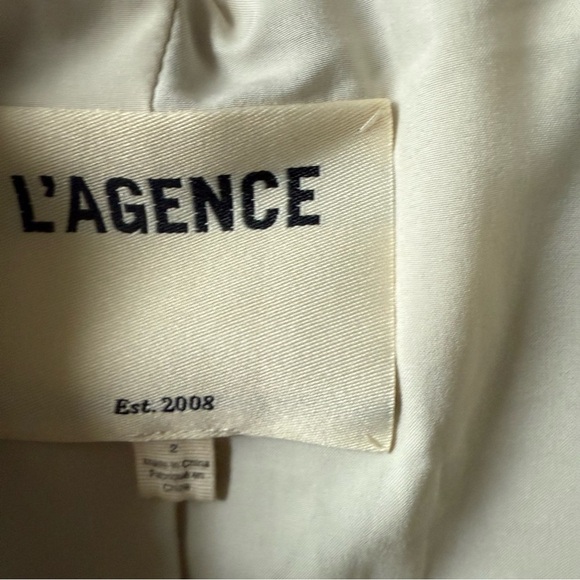 L'AGENCE Black and White Tweed Blazer with Tailored Design size XS - Picture 8 of 8